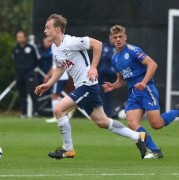  曼联租借妖星爆发，独造三球击退布伦特福德  